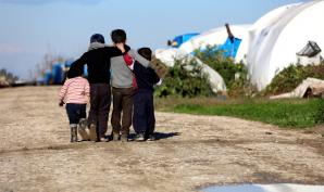 des enfants qui risquent le centre de rétention