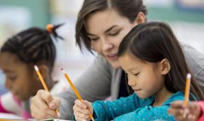 aider des enfants en difficulté